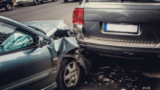 Əks zolağa çıxan “Honda” “Subaru” ilə toqquşdu;  8 nəfər yaralandı - FOTO 