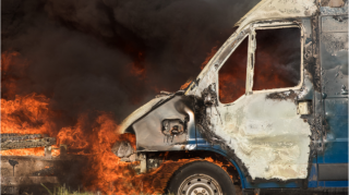 İsmayıllıda "QAZ" markalı yük maşını yanıb 