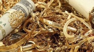 Abşeronda evdən 10 000 manatlıq qızıl oğurlanıb 