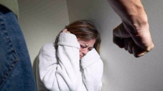 Xırdalanda kişi özündən 17 yaş kiçik sevgilisini "TikTok"a görə döydü 