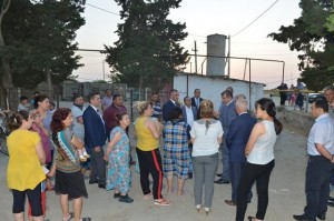 Komitə sədri başçı ilə birgə qəzalı binada... – FOTO