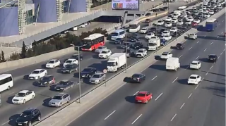 Bakıda 13 istiqamətdə tıxac müşahidə olunur 