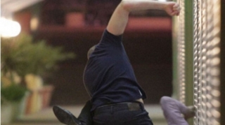 Azərbaycanda DƏHŞƏT: Atasını döyərək öldürdü