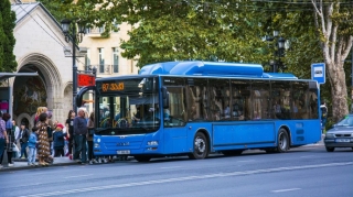 İctimai nəqliyyatda COVID-19 pasportunun tətbiqi müzakirə olunur 