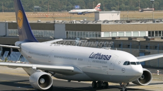 “Lufthansa” 3000-dən çox reysi ləğv edir 