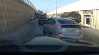 "Prius" manevr qaydalarını pozub təhlükə yaratdı   - VİDEO