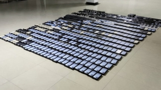 Sərhəddən siqaret və mobil telefon keçirməyə cəhd edən yük maşınları saxlanıldı   - FOTO