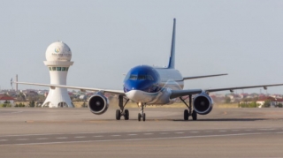 Bakıdan Moskvaya uçan təyyarə gecikir