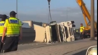 Dərnəgüldə ağır yol qəzası: Yük maşını aşdı - VİDEO 