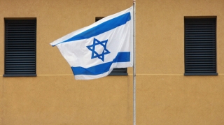 Hərbçilər Qəzzada İsrail bayrağı qaldırdı  - VİDEO