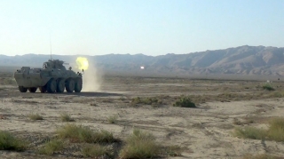 Müdafiə Nazirliyi hərbi təlimlərdən görüntülər yaydı - VİDEO