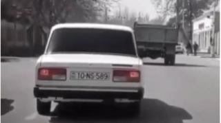 Özünə və maşınına "dəli" adı qoyan "avtoş"un VİDEOsu 