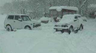 Lahıcda qarda qalan "Jeep" belə xilas olundu - VİDEO 