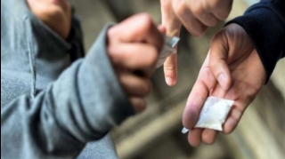 İki narkotik alverçisi tutuldu