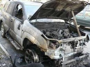 Bakıda "Toyota Prado" yandı - VİDEO