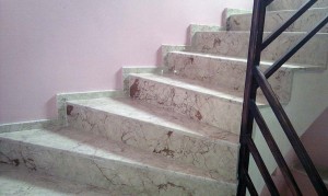 Bakıda 51 yaşlı kişi pilləkəndən yıxılıb öldü