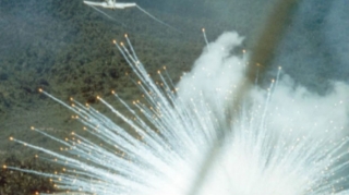 Rusiya Ukraynada fosfor bombaları istifadə edir  - VİDEO