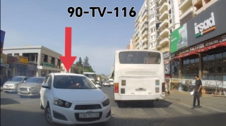 В Хырдалане водитель нарушил правила на 100 манатов - ВИДЕО 