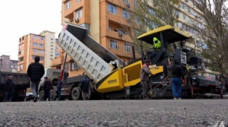 В Баку на одной из улиц проводятся ремонтные работы  - ВИДЕО - ФОТО