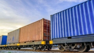 Martda dəmir yolu ilə yükdaşımalar artıb 