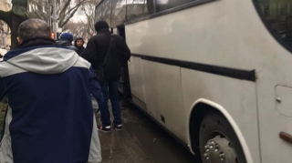 Daha 200 azərbaycanlı Odessadan Moldova sərhədinə yola salınıb   - FOTO