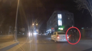 В Хырдалане на пешеходных переходах наблюдается опасная ситуация - ВИДЕО 