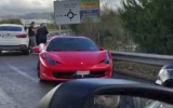 Məşhur futbolçu “Ferrari”si ilə qəza keçirdi - FOTO