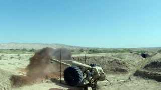 Artilleriya bölmələrində döyüş atışlı təlim keçirilir - VİDEO 