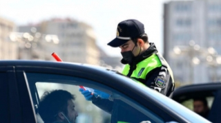 Polis eyni vaxtda vətəndaşa üç cərimə yaza bilərmi? - FOTO 