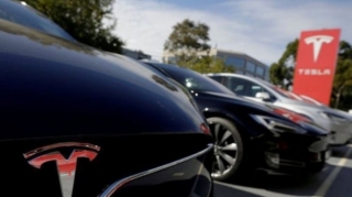 “Tesla”  lazer şüşəsilən patentləşdirib