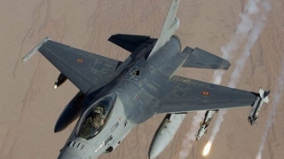Belçikanın "F-16"sı Niderlandın hərbi bazasına çırpılıb, 2 nəfər yaralanıb