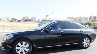 Prezident bölgələrə səfər edəndə maşını niyə özü sürür? - Özü açıqladı 