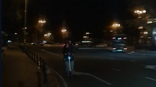 Şəhərin mərkəzində skuterlə ölümə gedən sevgililər - VİDEO