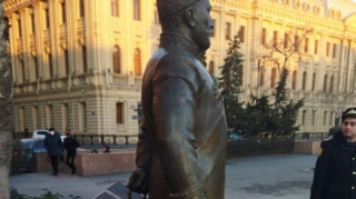 Hacı Zeynalabdin Tağıyevin abidəsinə zərər vuranlar saxlanıldı: Heykəl bərpa olundu -  FOTO - VİDEO 