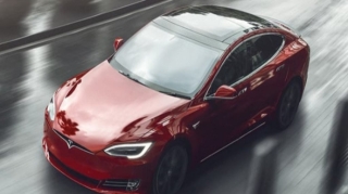 "Tesla" ən sürətli avtomobilini buraxdı