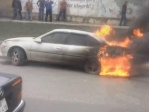 Ekologiya postu yaxınlığında maşın od tutub yandı - VİDEO