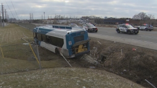 Torontoda ağır yol qəzasında 12 nəfər yaralanıb 