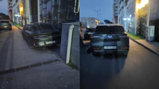 В Баку водители припарковались на тротуаре, создав неудобства для пешеходов - ​​ФОТО 