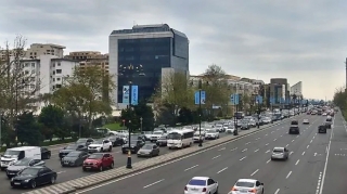 Paytaxtın bir sıra küçələrində sıxlıq müşahidə edilir - SİYAHI 