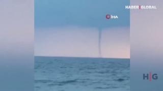 Qara dəniz üzərindəki hava burulğanı görənləri qorxutdu  - VİDEO