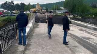 Qubada uçan körpü müvəqqəti təmir olundu - FOTO