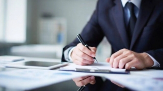 Dövlət qulluğunda mükafat sistemi ləğv olunur 