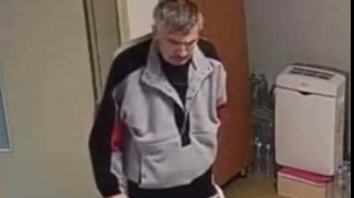 Saakaşvili görün nə gündədir - Çətinliklə yeriyir, çarpayıdan yıxılır  - VİDEO