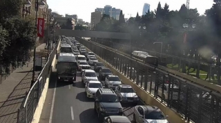 Bakıda yaranmış tıxacın səbəbi açıqlanıb; BNA-dan İTTİHAMLAR  - FOTO