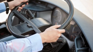 В Баку водитель автобуса задержан по подозрению в краже у пассажира 