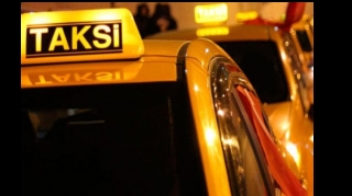 В Азербайджане будут штрафовать за парковку других автомобилей на стоянках такси
