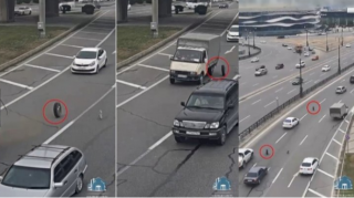 Bakıda yük avtomobilinin təkərləri yerindən çıxdı; Təhlükəli anlar - VİDEO 