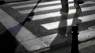 24 yaşlı gənci avtomobil vuraraq ayağını sındırıb 