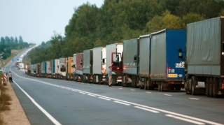 Грузия более 20 дней не пропускает через таможню азербайджанские грузовики с табачной продукцией 