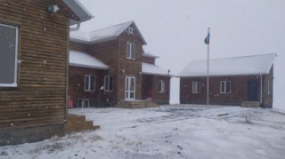 Şahdağa qar yağıb, Əyriçaydan sel keçib - FAKTİKİ HAVA  - VİDEO